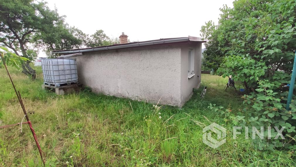 Predaj murovanej záhradnej chaty s pozemkom v Kavečanoch