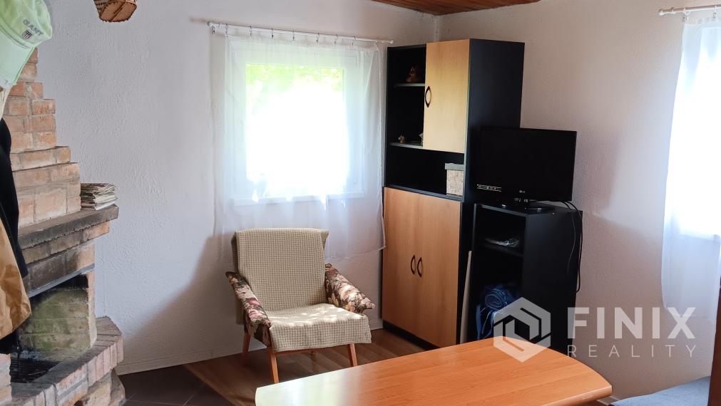 Predaj murovanej záhradnej chaty s pozemkom v Kavečanoch