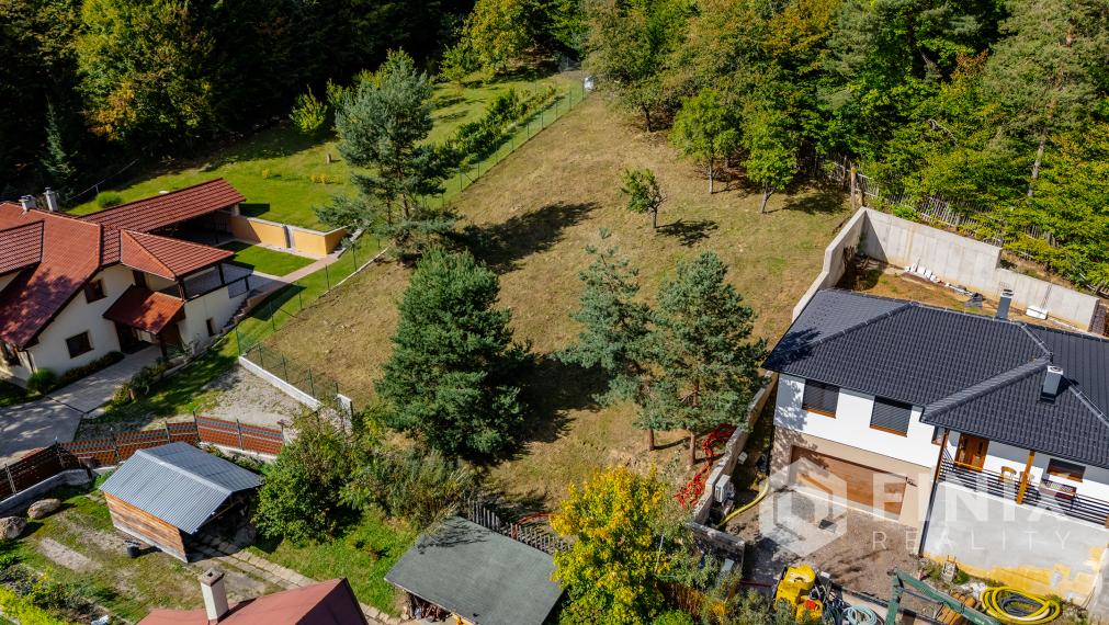 REZRVOVANY-Exkluzívne predám pozemok priamo v lese obec Bukovec (Košice-okolie)