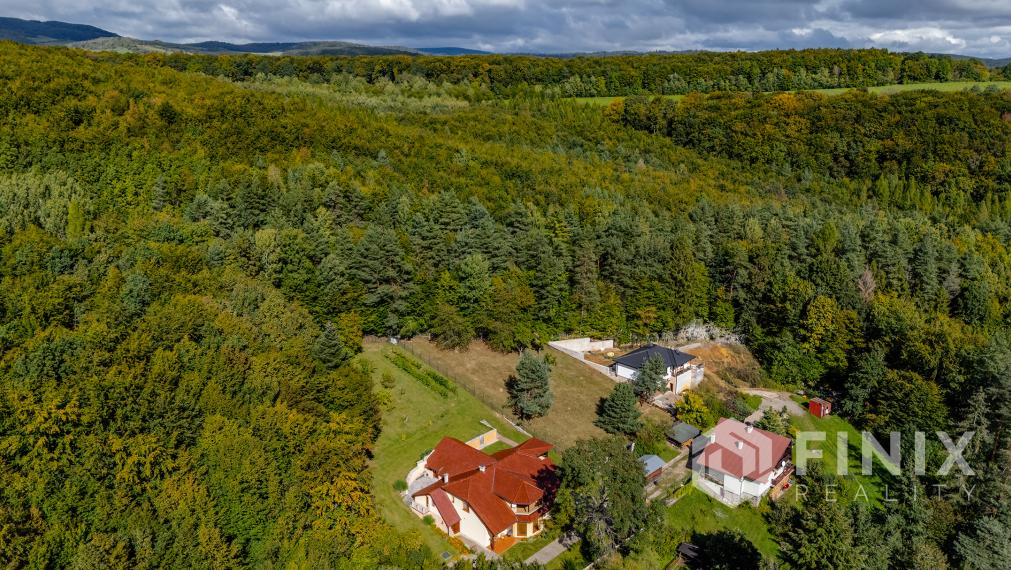 REZRVOVANY-Exkluzívne predám pozemok priamo v lese obec Bukovec (Košice-okolie)