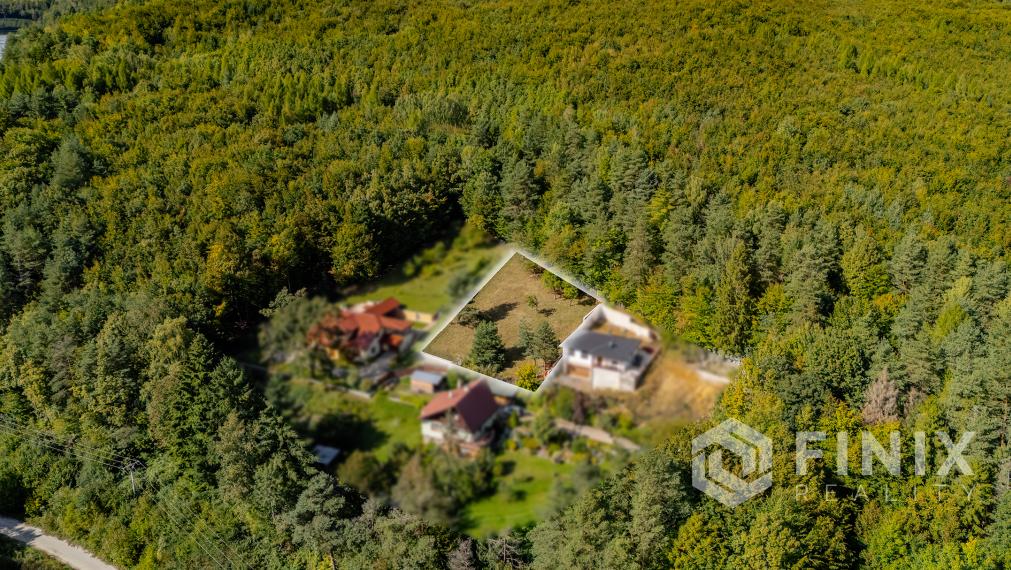 REZRVOVANY-Exkluzívne predám pozemok priamo v lese obec Bukovec (Košice-okolie)