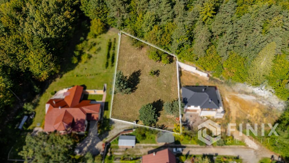 REZRVOVANY-Exkluzívne predám pozemok priamo v lese obec Bukovec (Košice-okolie)