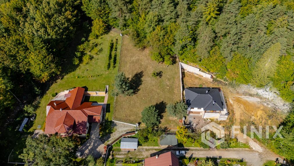 REZRVOVANY-Exkluzívne predám pozemok priamo v lese obec Bukovec (Košice-okolie)