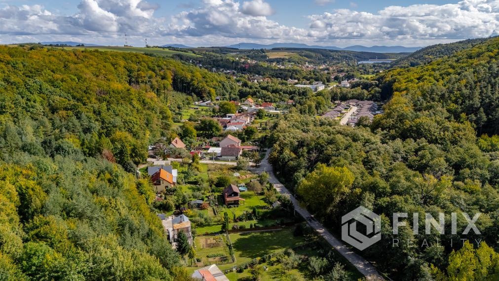 REZRVOVANY-Exkluzívne predám pozemok priamo v lese obec Bukovec (Košice-okolie)