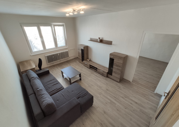 Rezervovaný - Na predaj priestranný 2 izb. byt neďaleko centra mesta