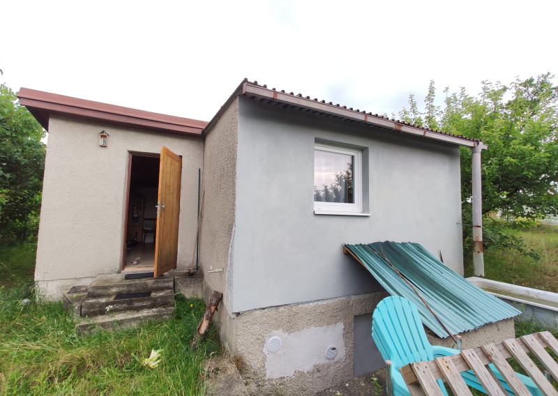 Na predaj murovaná záhradná chata s pozemkom - Kavečany